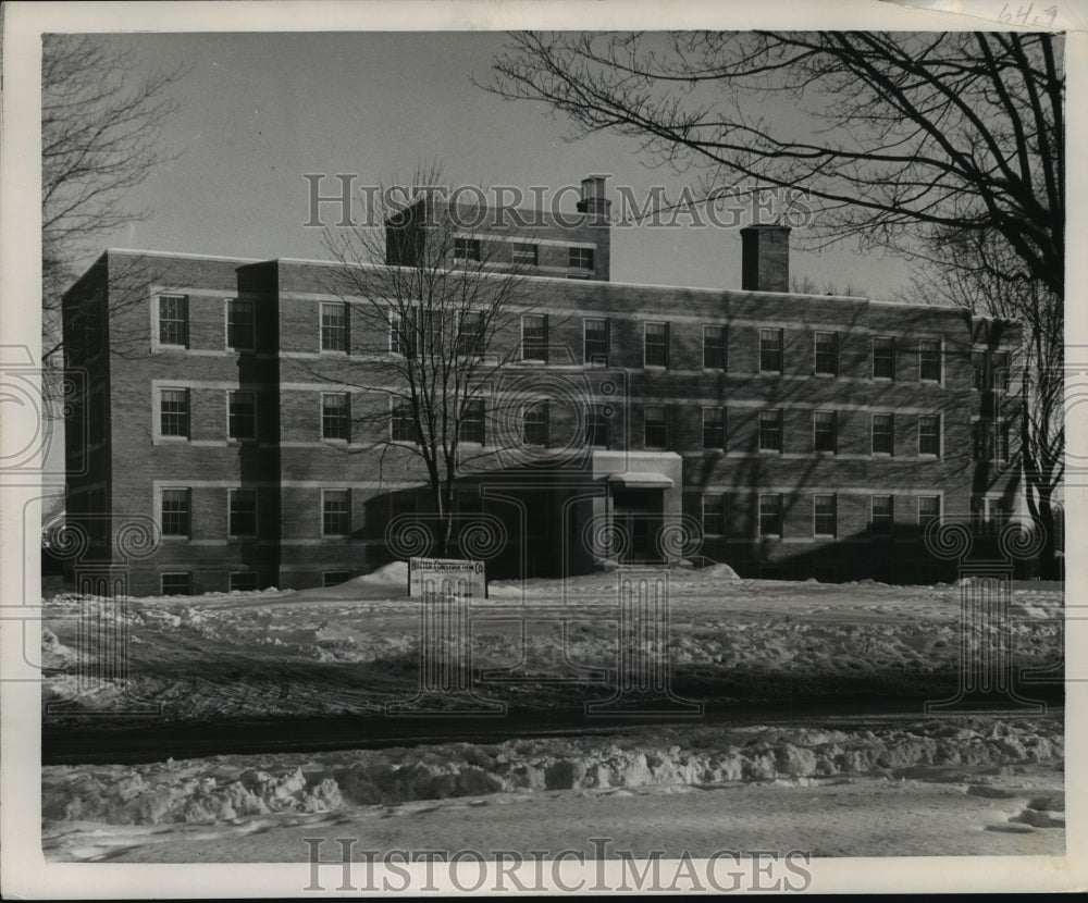 1950 Press Photo Hospital at Clintonville built by optimism and donations - Historic Images