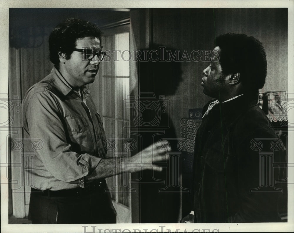 1975 Press Photo Oliver Clark and Art Nevins in &quot;The Orphan and the Dude&quot; - Historic Images