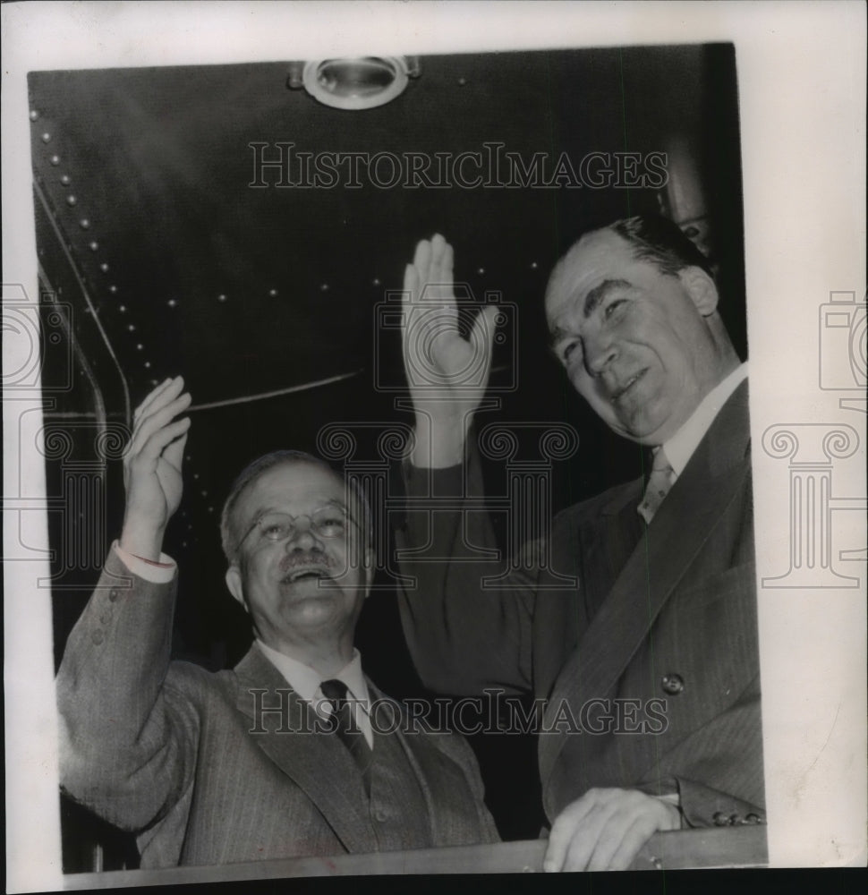 1955 Press Photo Soviet Foreign Minister V. M. Molotov Leaving San Francisco - Historic Images