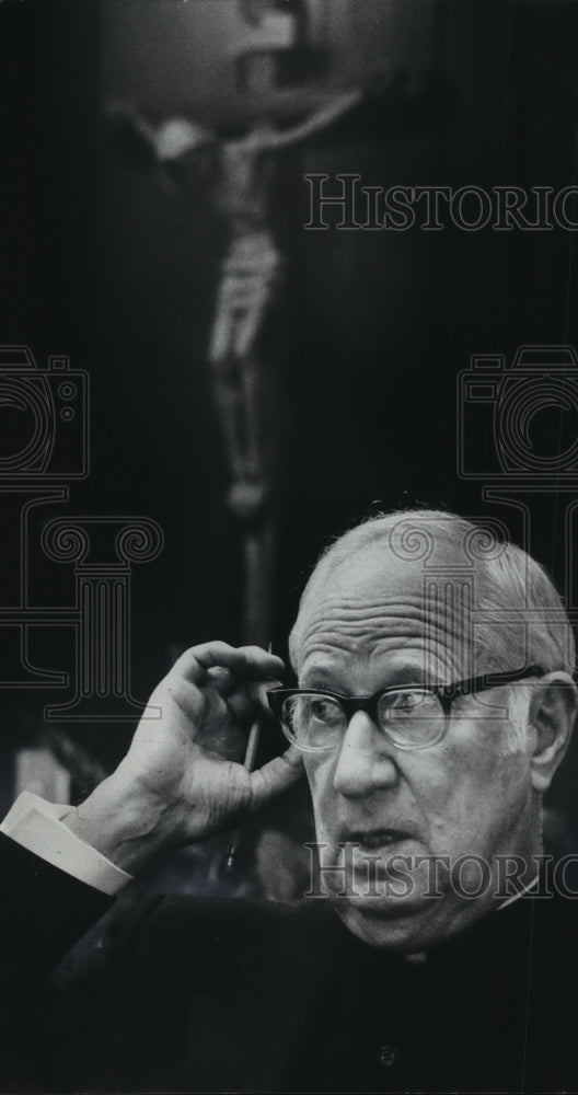 1988 Press Photo Archbishop William E. Cousins in 1977 - mja75612-Historic Images