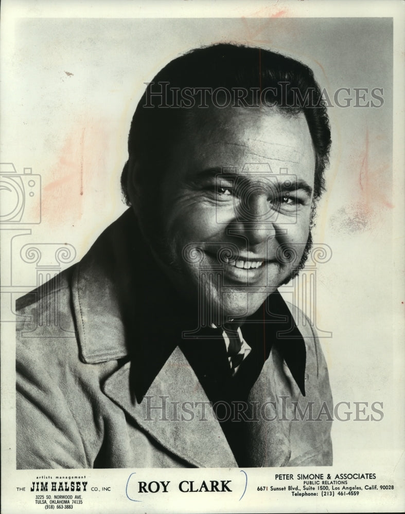 1973 Press Photo Roy Clark, co-host for the Hee Haw 10th Anniversary Celebration - Historic Images