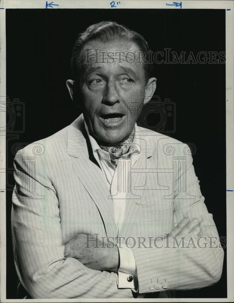 1973 Press Photo Bing Crosby, host of musical variety show, Cooling It - Historic Images