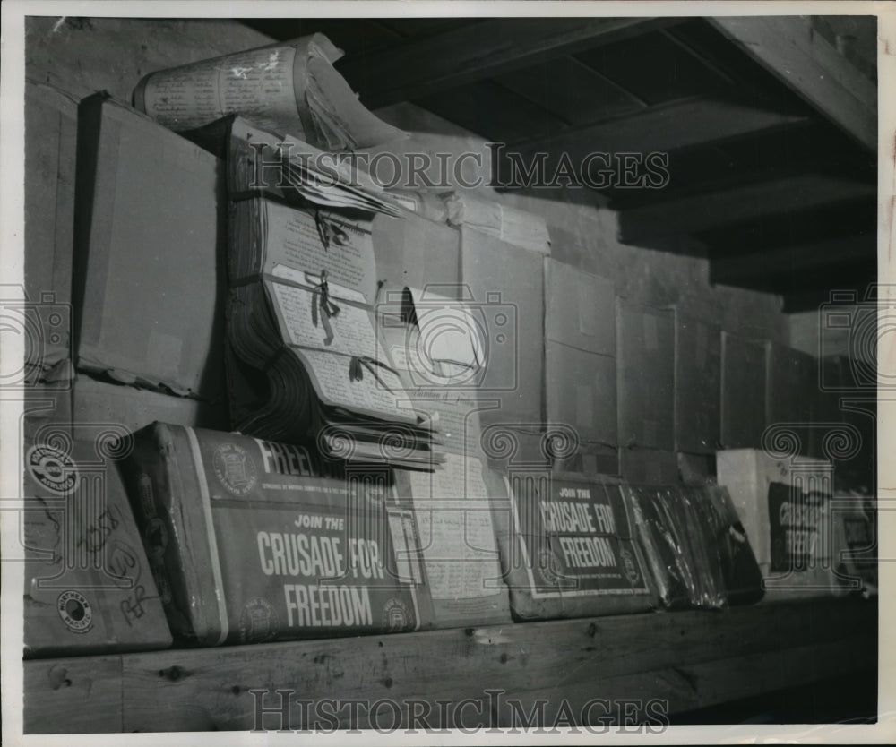 1952 Press Photo The Crusade For Freedom Paper Bundles in a vault in Berlin - Historic Images