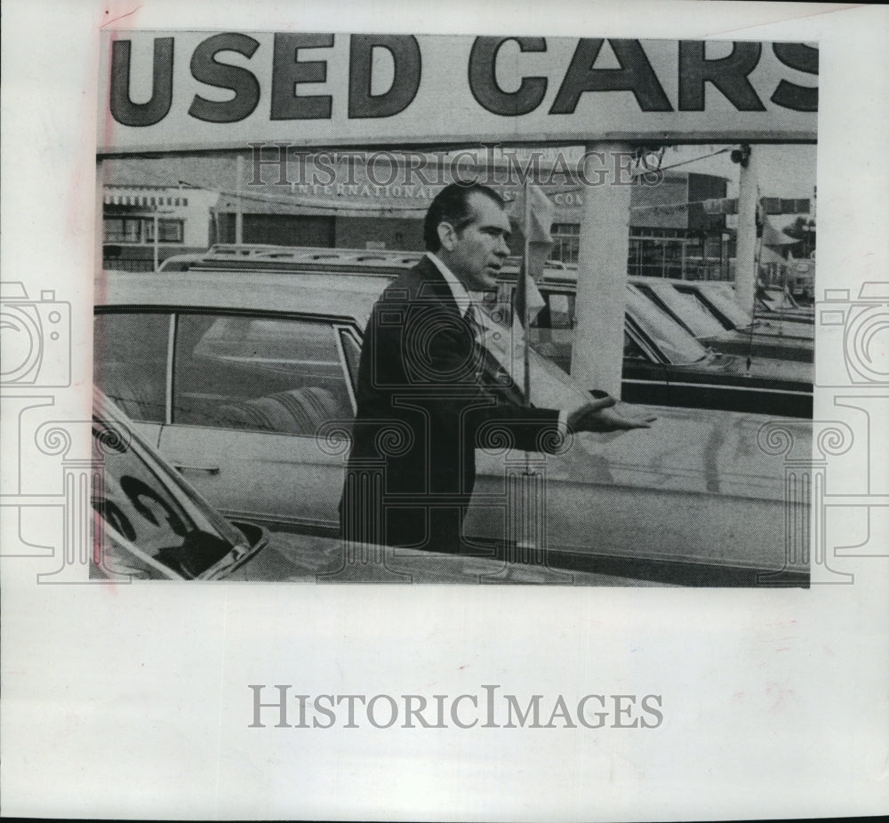 James La Roe 1973 Nixon impersonator James La Roe calls himself Richard M. Dixon ...