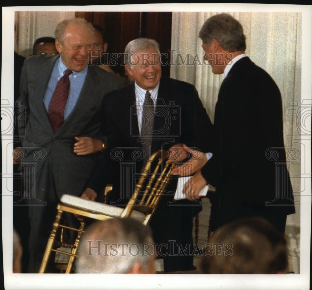 1993 Press Photo Gerald Ford, Jimmy Carter and Bill Clinton, Presidents, NAFTA - Historic Images