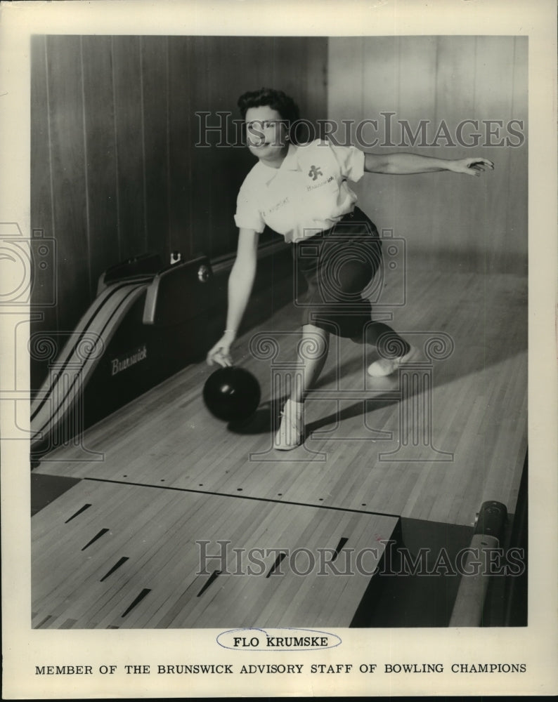 1962 Press Photo Flo Krumske of Brunswick Advisory Staff of Bowling Champions - Historic Images