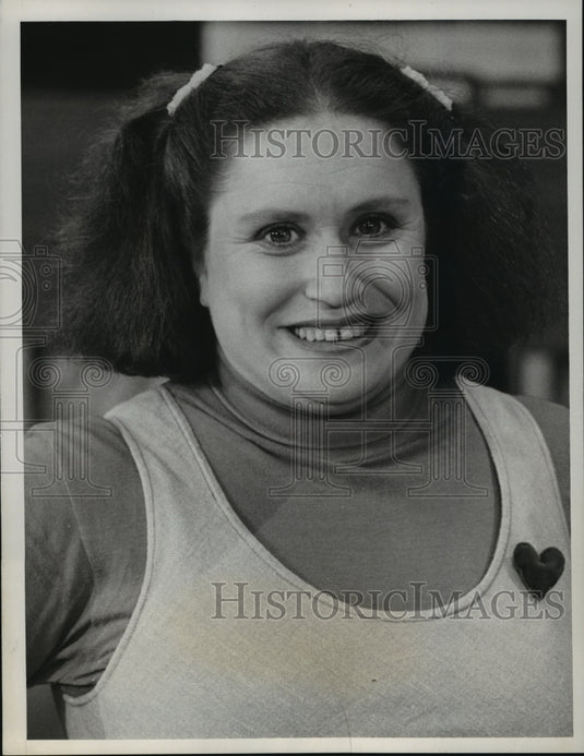 1976 Press Photo A pessimistic performer (singer Judith Cohen) on "Good Times" - Historic Images