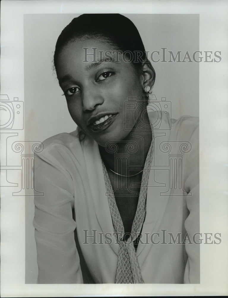 1980 Press Photo Rhonda Cole, Merchandising Editor For Glamour Magazine - Historic Images