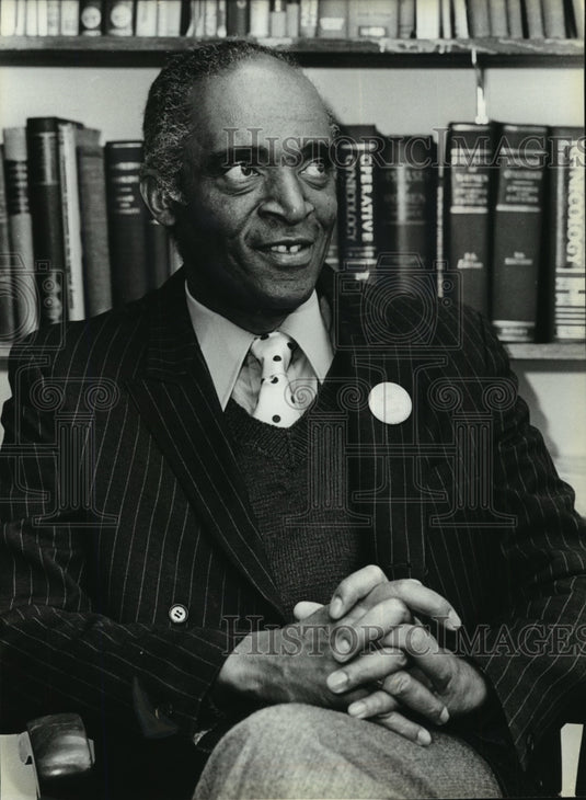 1979 Press Photo President of Wisconsin IndoChina Refugee Relief, Dr. Coleman - Historic Images