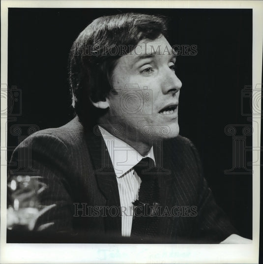 1983 Press Photo News Correspondent , John Cochran - mja77760-Historic Images