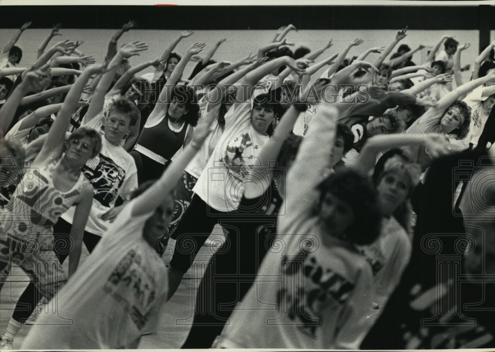 1991 Press Photo Jazzercise fundraiser at Concordia University in Mequon - Historic Images