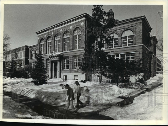 1982 Press Photo Concordia University Wisconsin, solid structures in Milwaukee - Historic Images