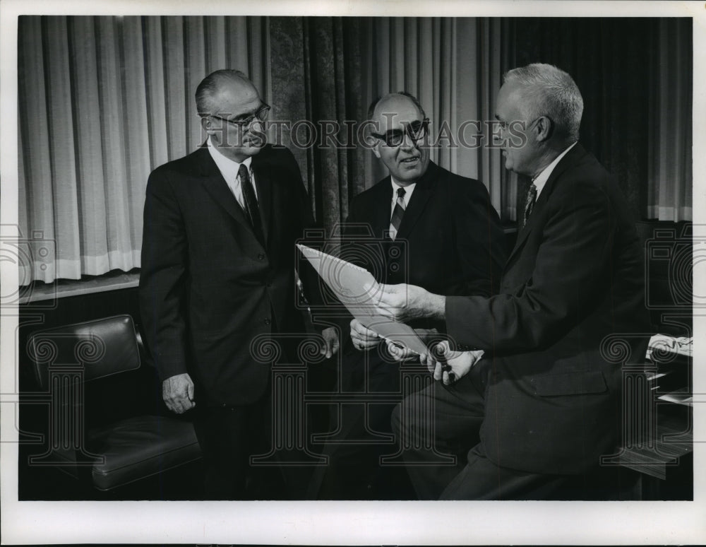 1966 Press Photo Phillip Larsen, George Comte, Robert J. Heiss - Historic Images