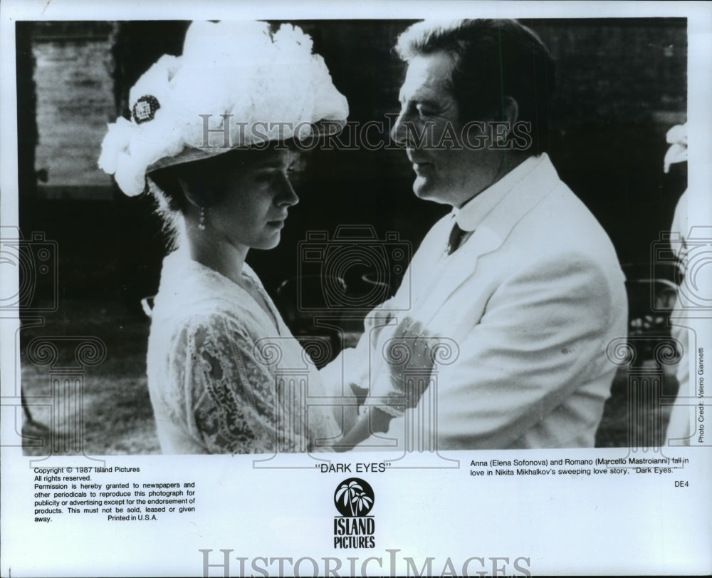 1988 Press Photo "Dark Eyes" movie scene - mja78484 - Historic Images