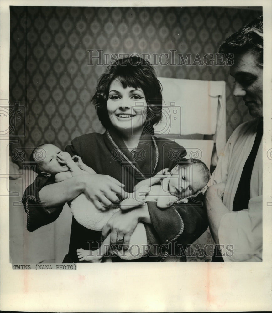 1963 Press Photo Month old twins of British pop singer Tim Conner - mja78627-Historic Images