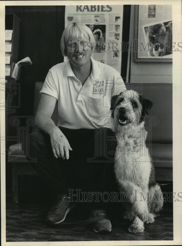 1984 Press Photo Dog Trainer, Pete Watson, With Sport, His Old English Sheepdog - Historic Images