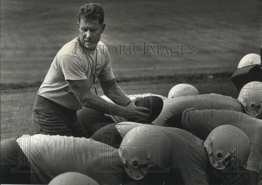 1990 Press Photo Bill Young coaching his football team - mja79449 - Historic Images