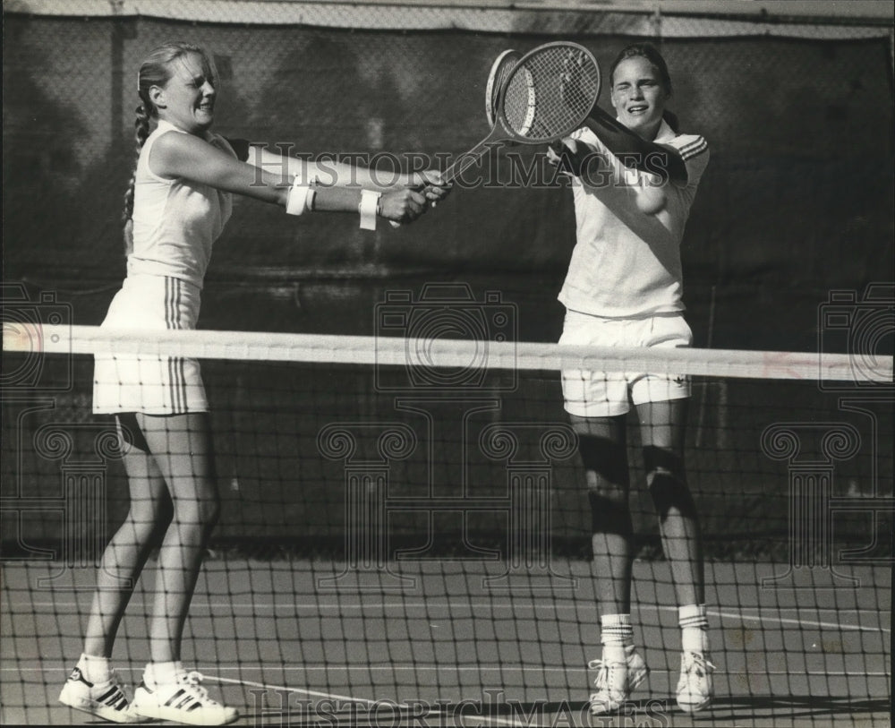 1980 Press Photo Jane and Wren Kilian at practice, Nicolet High School - Historic Images