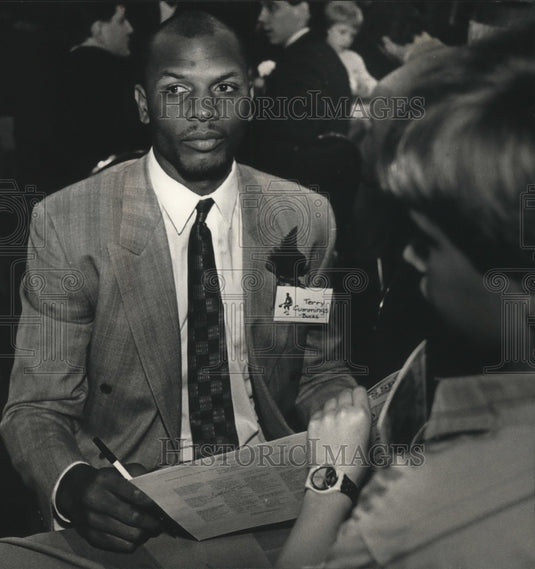 1988 Press Photo Terry Cummings at All Sports Spectacular event in Milwaukee - Historic Images