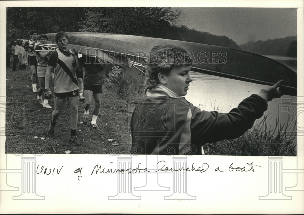 1986 Press Photo University of Minnesota rowing team, Milwaukee, Wisconsin - Historic Images