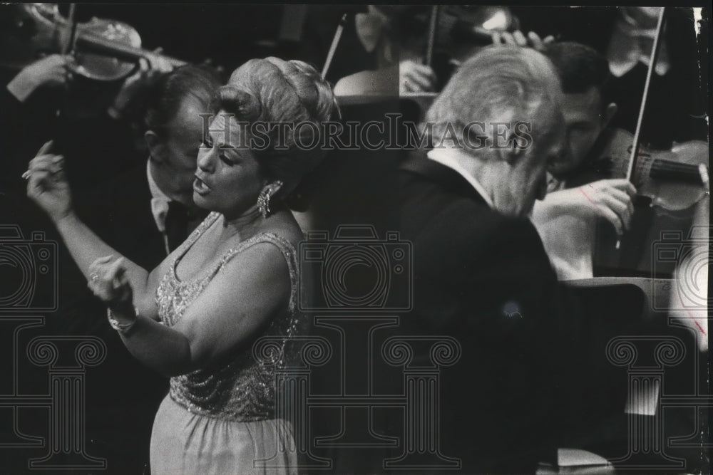 1973 Press Photo Raquel Montalvo local soprano with Milwaukee Symphony Orchestra - Historic Images