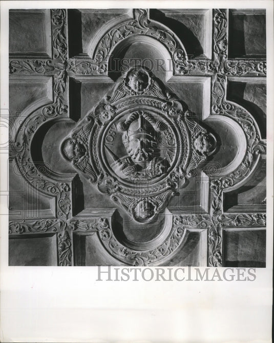 1963 Press Photo Quatrefoils on the ceiling of Walter Drake's home - mja80216-Historic Images