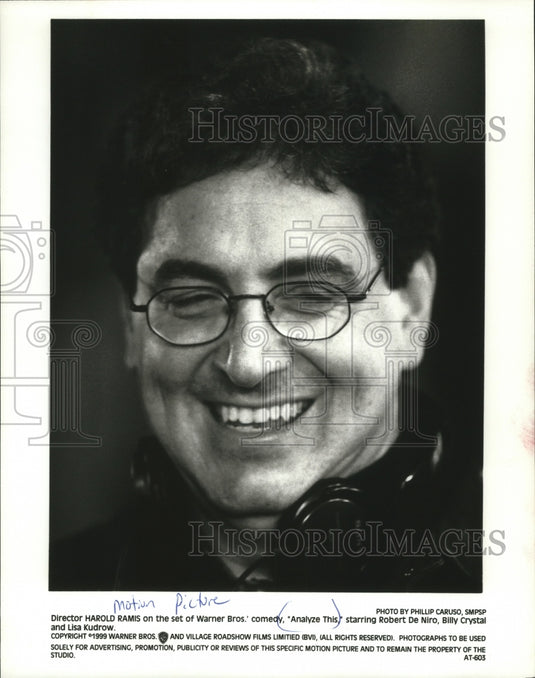 1999 Press Photo Director Harold Ramis on set for "Analyze This" - mja80347-Historic Images