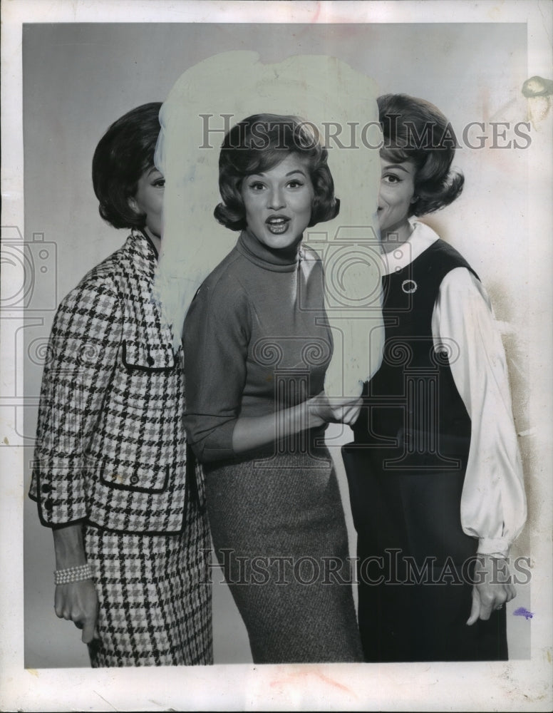 1961 Press Photo The signing McGuire sisters, Christine, Phyllis, and Dorothy-Historic Images