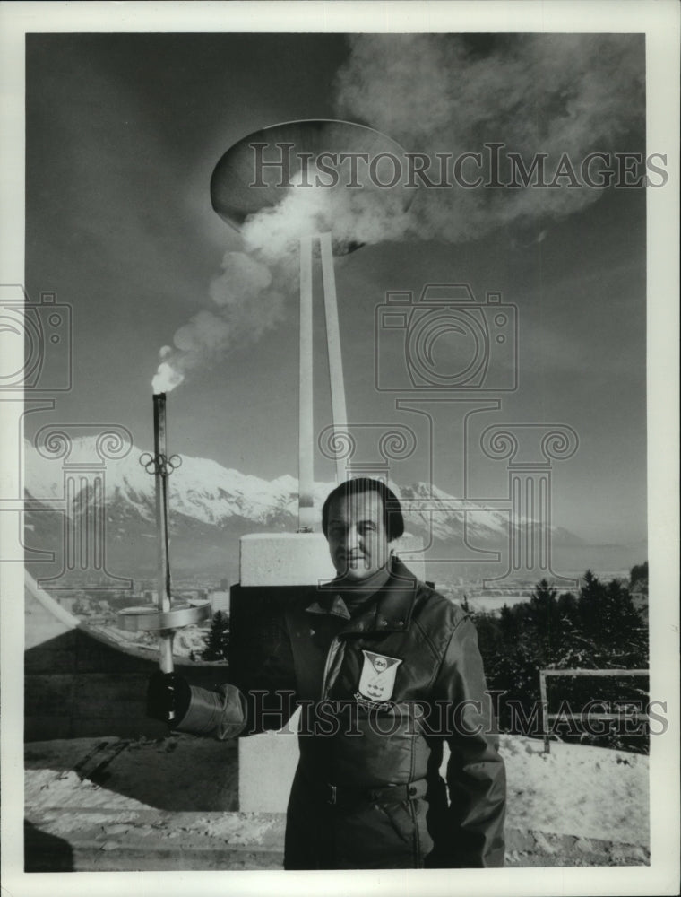 1976 Press Photo ABC's Jim McKay Holds Olympic Torch at Innsbruck, Austria - Historic Images