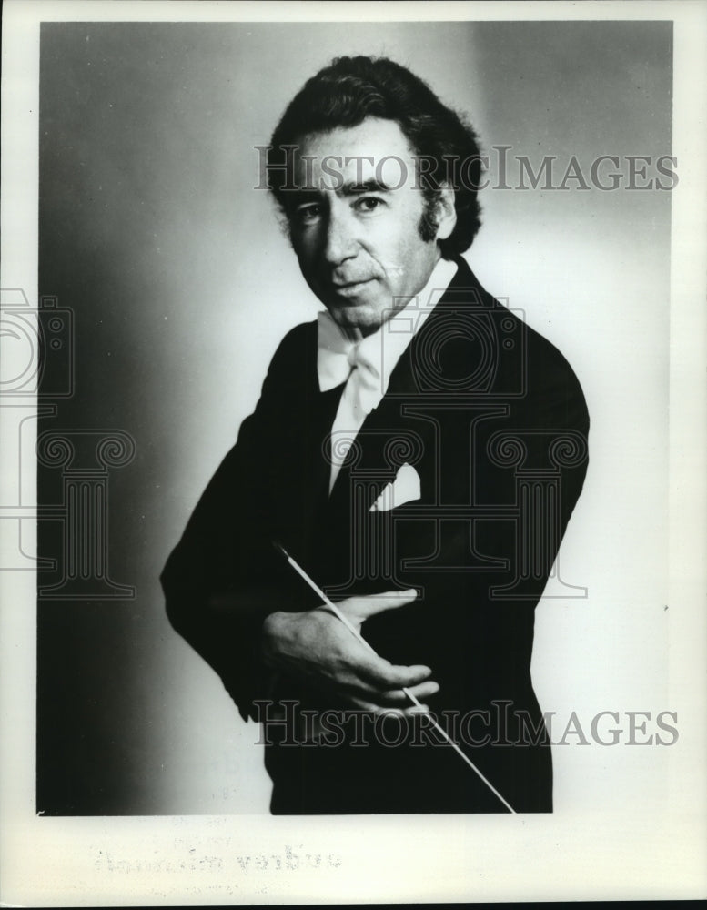 1987 Press Photo Sergiu Comissiona, Music director, New York City Opera - Historic Images