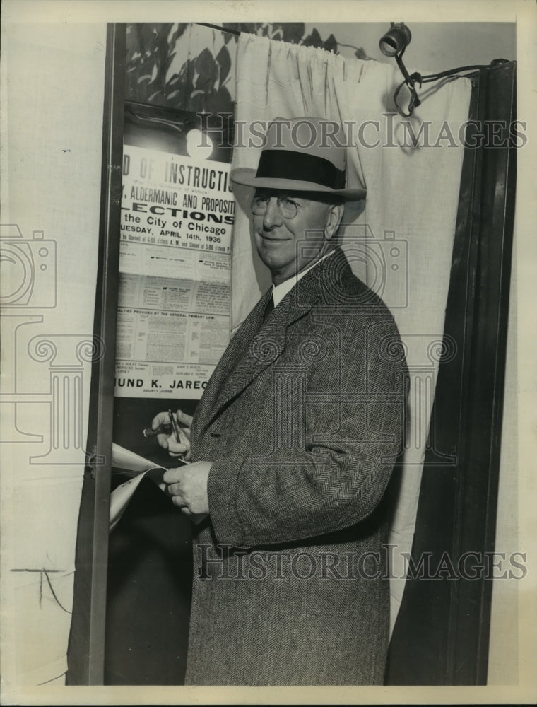 1936 Frank Knox voting in the Republican primary, Chicago-Historic Images