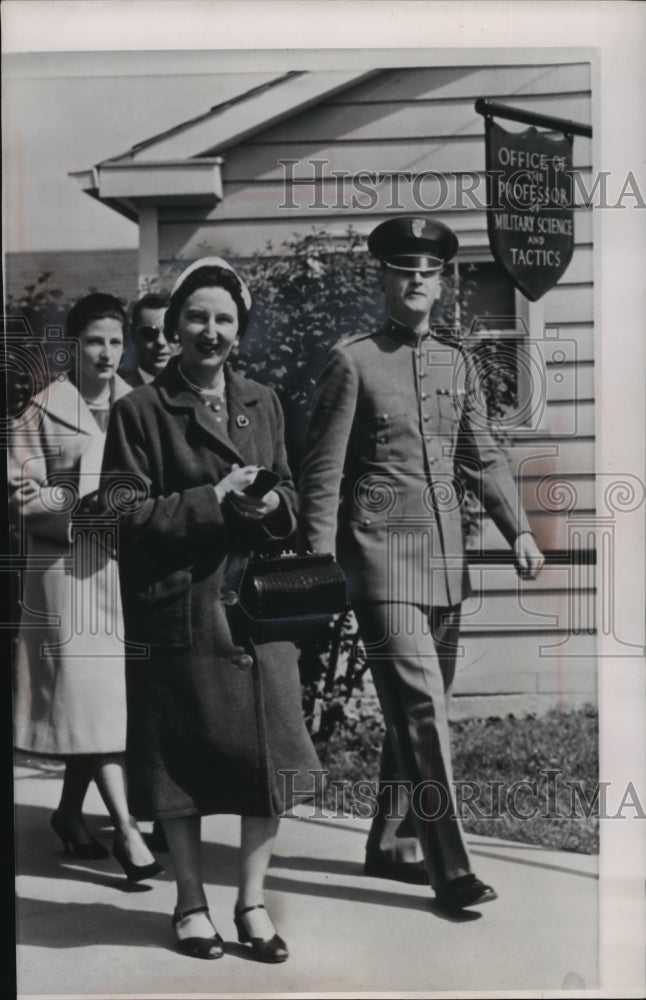 1959 Press Photo Exiled King of Bulgaria, Simeon II, with family - mja81087 - Historic Images