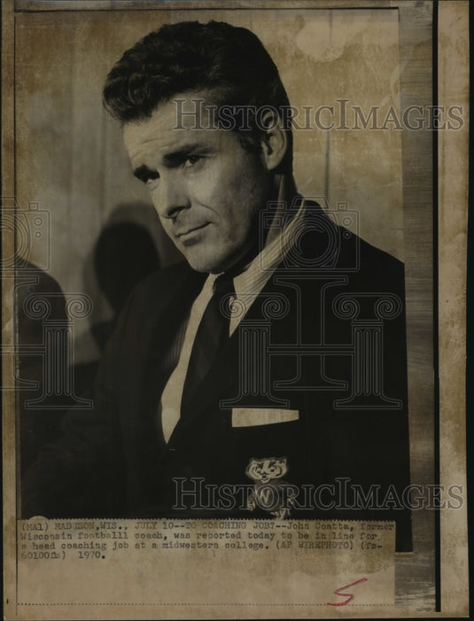 1970 Press Photo Former Wisconsin football coach John Coatta, headed to Mankato - Historic Images
