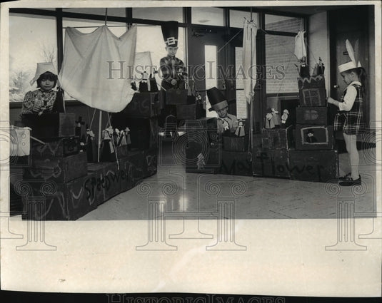 1971 Press Photo First Graders at Dixon School work on Thanksgiving Project - Historic Images