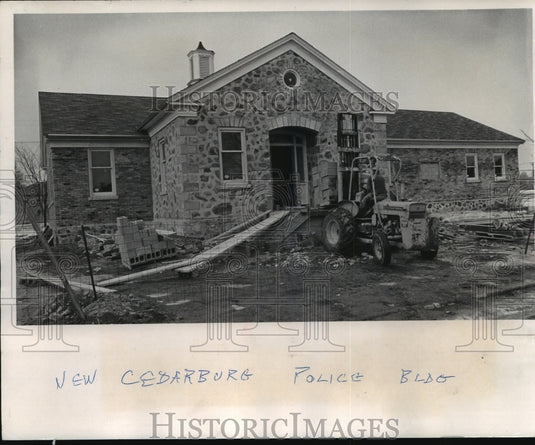 1969 Press Photo Cedarburg's new police station's landscaping is under way-Historic Images