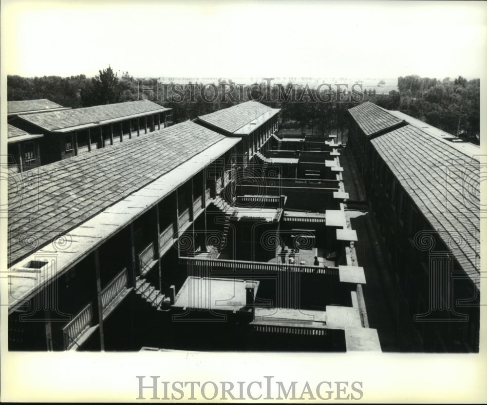 1980 Press Photo Resident Quarters for Chinese Peasants In The Henan Province - Historic Images
