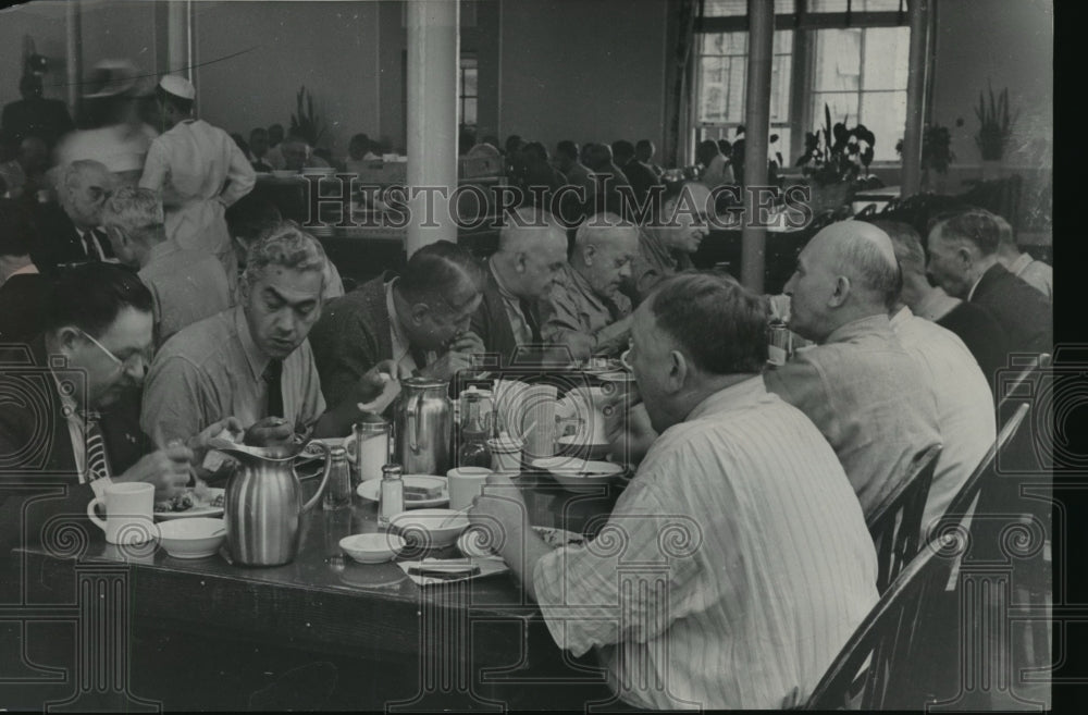 1949 Mealtime at Zablocki Veterans Administration Center, Wisconsin-Historic Images