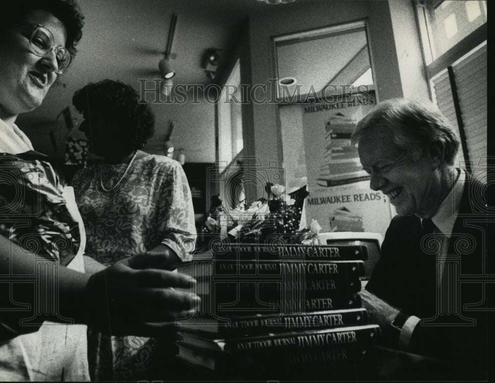 1988 Press Photo Jimmy Carter &amp; Mary Kay Boyle at Harry W. Swartz Bookshop-Historic Images