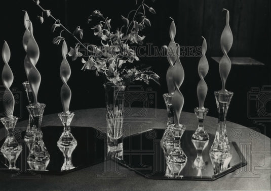1988 Press Photo beautifully twisted candles in crystal holders on mirror trays - Historic Images
