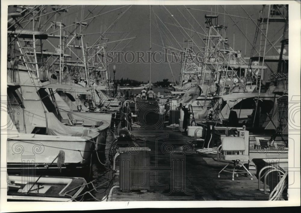 1990 Press Photo Deep-Sea Fishing Boats Sitting Dockside at Palm Beach Marina - Historic Images
