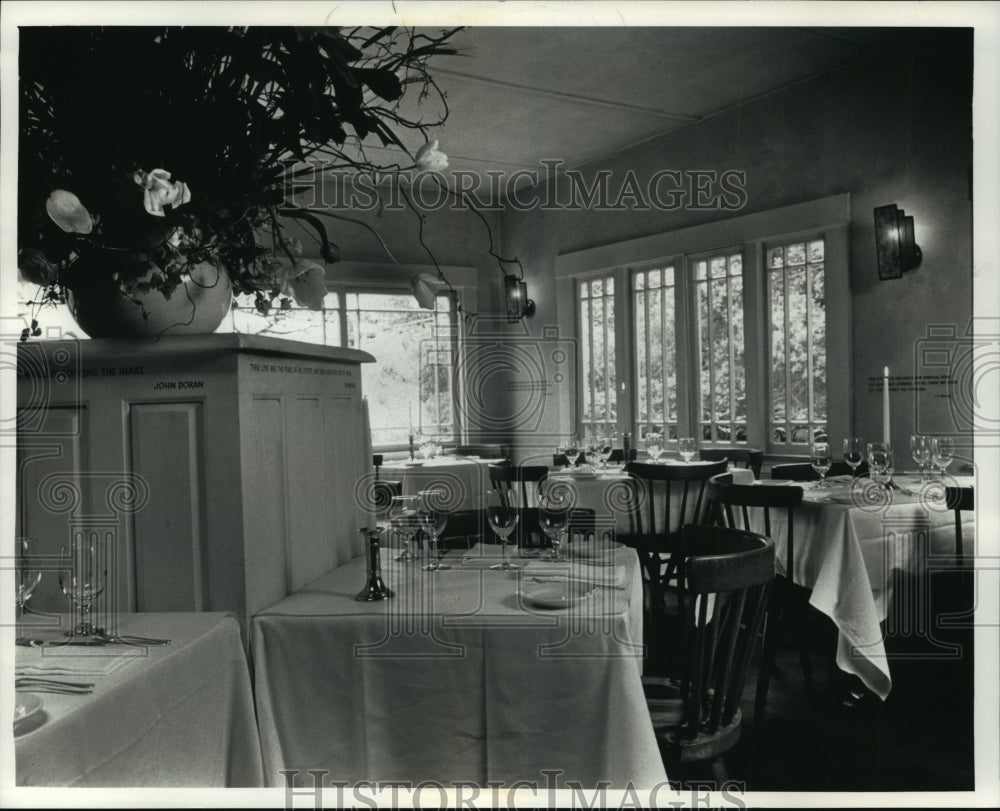 1992 Press Photo Dining Room in Manka&#39;s Inverness Lodge on Point Reyes Peninsula - Historic Images