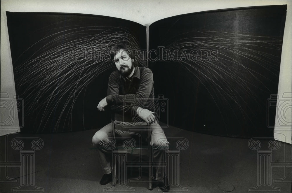 1981 Press Photo Artist Dan Carrel With His &quot;Time Window Well&quot; Painting - Historic Images