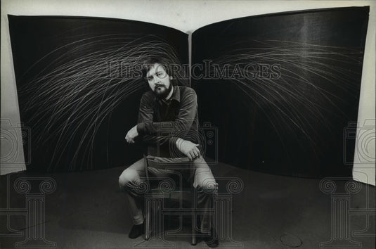 1981 Press Photo Artist Dan Carrel With His "Time Window Well" Painting - Historic Images