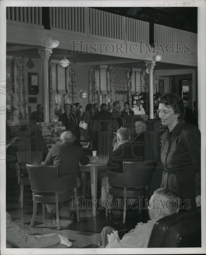 1949 Press Photo Wadsworth Library Open House, Zablocki Veterans Center-Historic Images