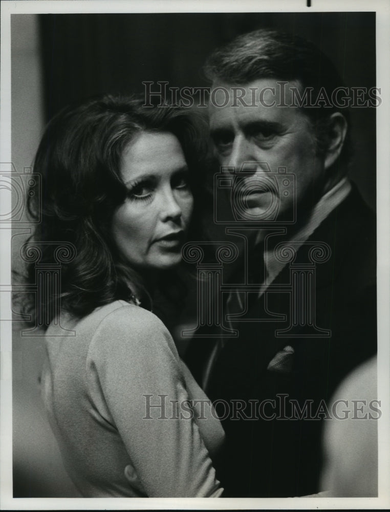 1975 Press Photo John Forsythe and Anjanette Comer in "Terror on the 40th Floor" - Historic Images
