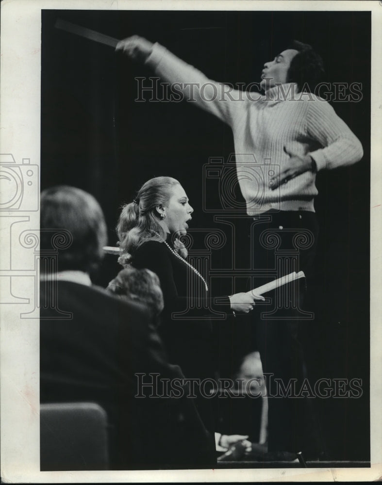 1975 Press Photo Carol Neblett &amp; Ken Schermerhorn - mja83202- Historic Images