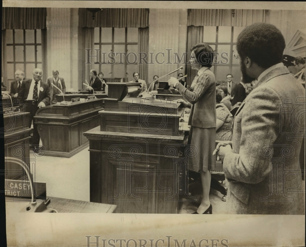 1976 Press Photo Mrs. Jimmy Carter Speaking in Milwaukee, Wisconsin - mja83386 - Historic Images