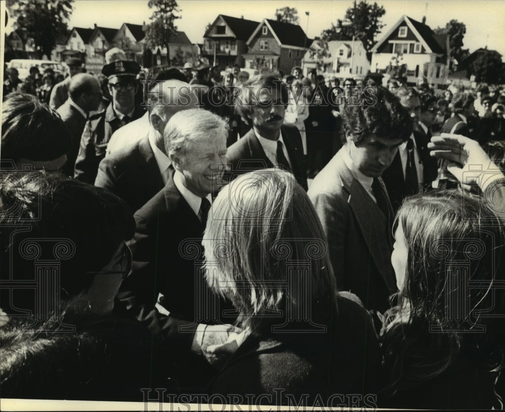 1980 Press Photo Jimmy Carter Visiting the Technical School in Milwaukee - Historic Images