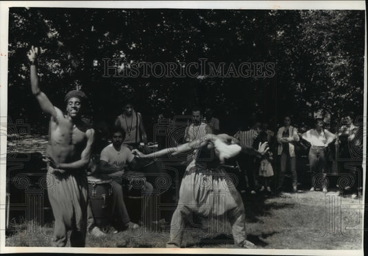 1991 Press Photo Street Dancers & Drummer in New York City's Central Park - Historic Images