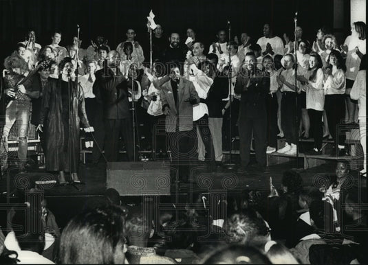 1992 Press Photo "Body Language" and students in the Milwaukee Guarantee Program - Historic Images